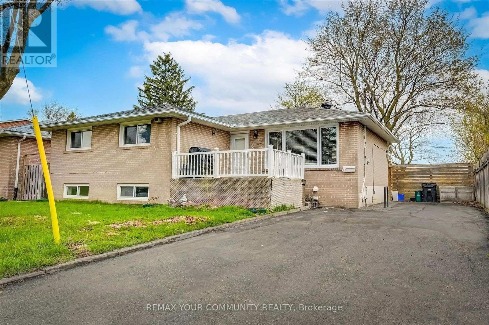 LOWER 2 - 145 HARRISON DRIVE, Newmarket, Ontario