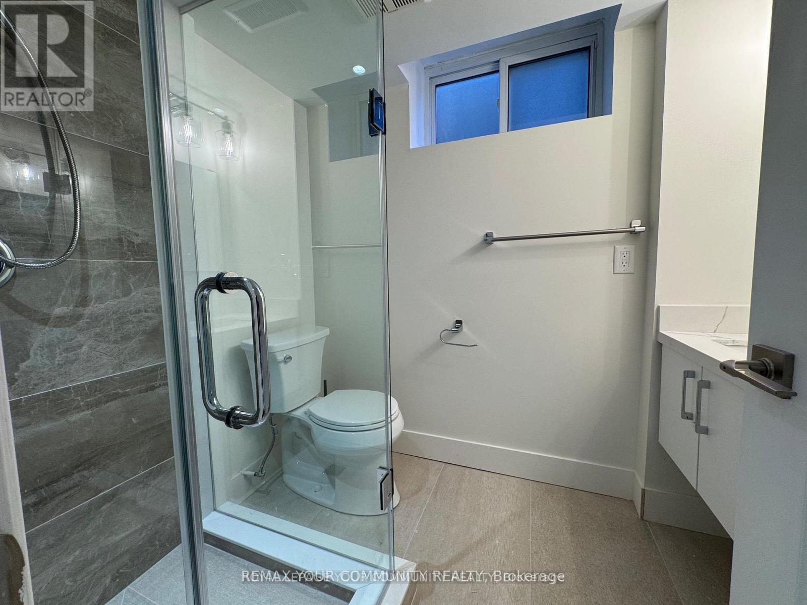 Lower 2 - 145 Harrison Drive, Newmarket, Ontario  L3Y 4P5 - Photo 10 - N12973130