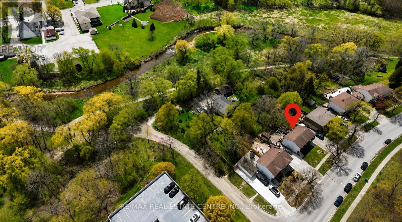 195 Old Carriage Drive, Kitchener, Ontario  N2P 1H5 - Photo 2 - X13099862