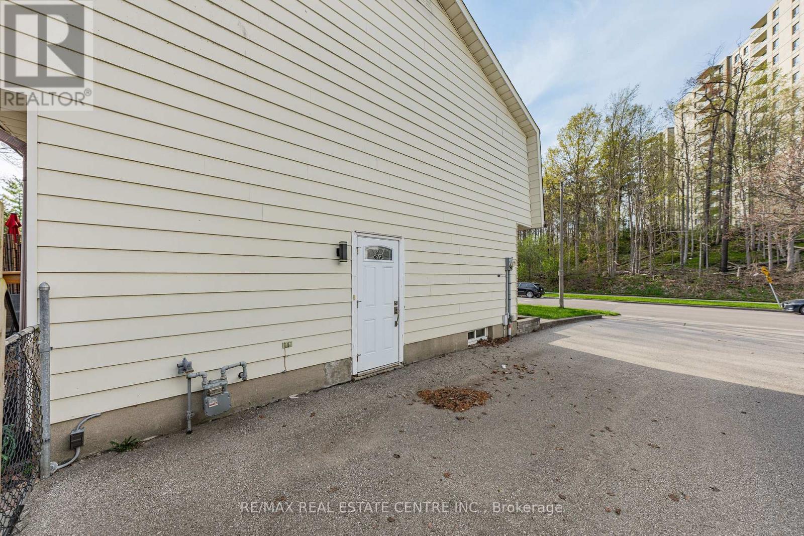 195 Old Carriage Drive, Kitchener, Ontario  N2P 1H5 - Photo 32 - X13099862