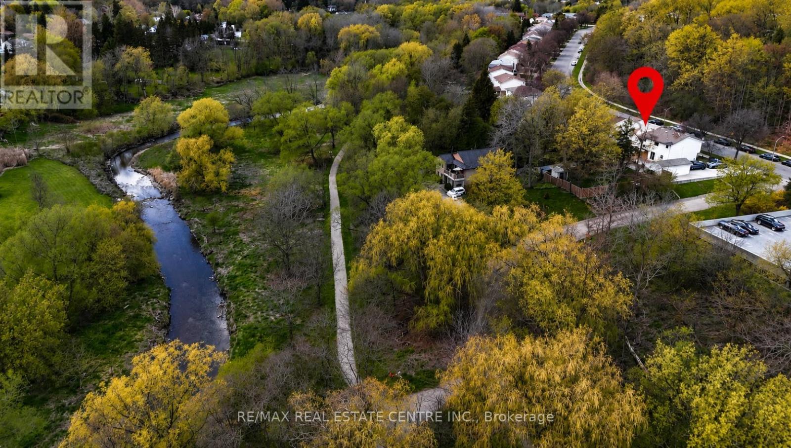 195 Old Carriage Drive, Kitchener, Ontario  N2P 1H5 - Photo 3 - X13099862