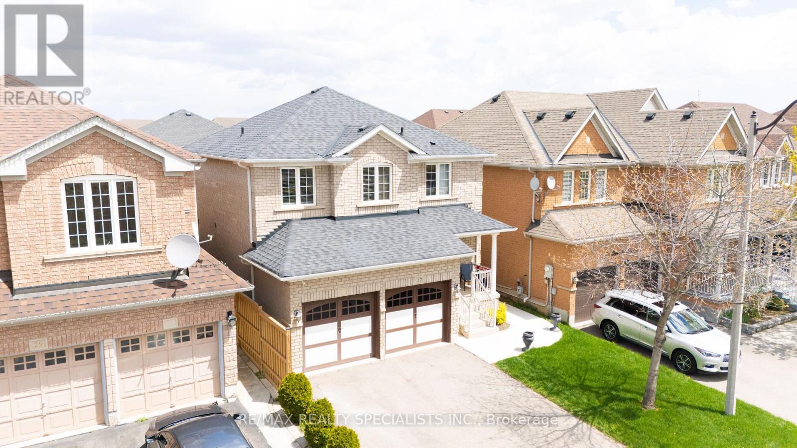 27 HIBERTON CRESCENT, Brampton, Ontario