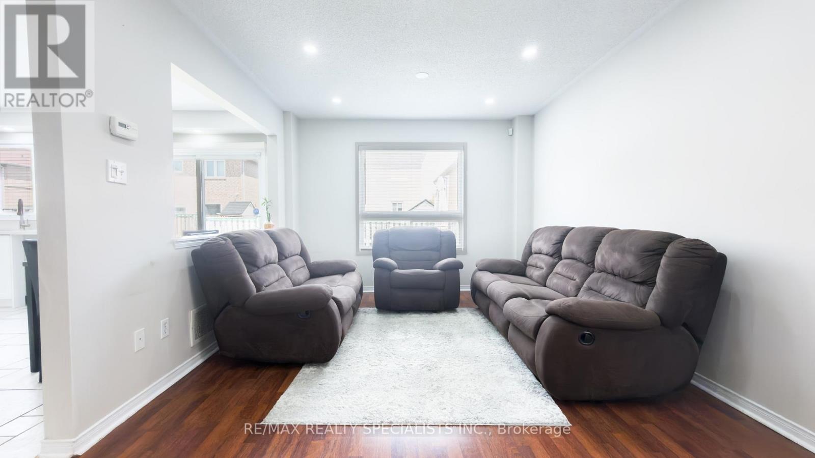 27 Hiberton Crescent, Brampton, Ontario  L7A 3E2 - Photo 5 - W13103066