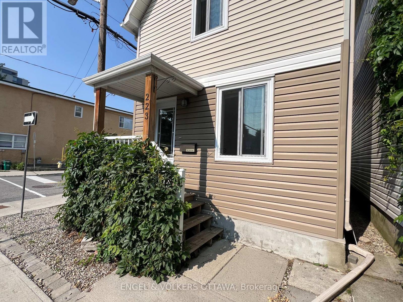 223 Carruthers Avenue, Ottawa, Ontario  K1Y 1N8 - Photo 2 - X12965638