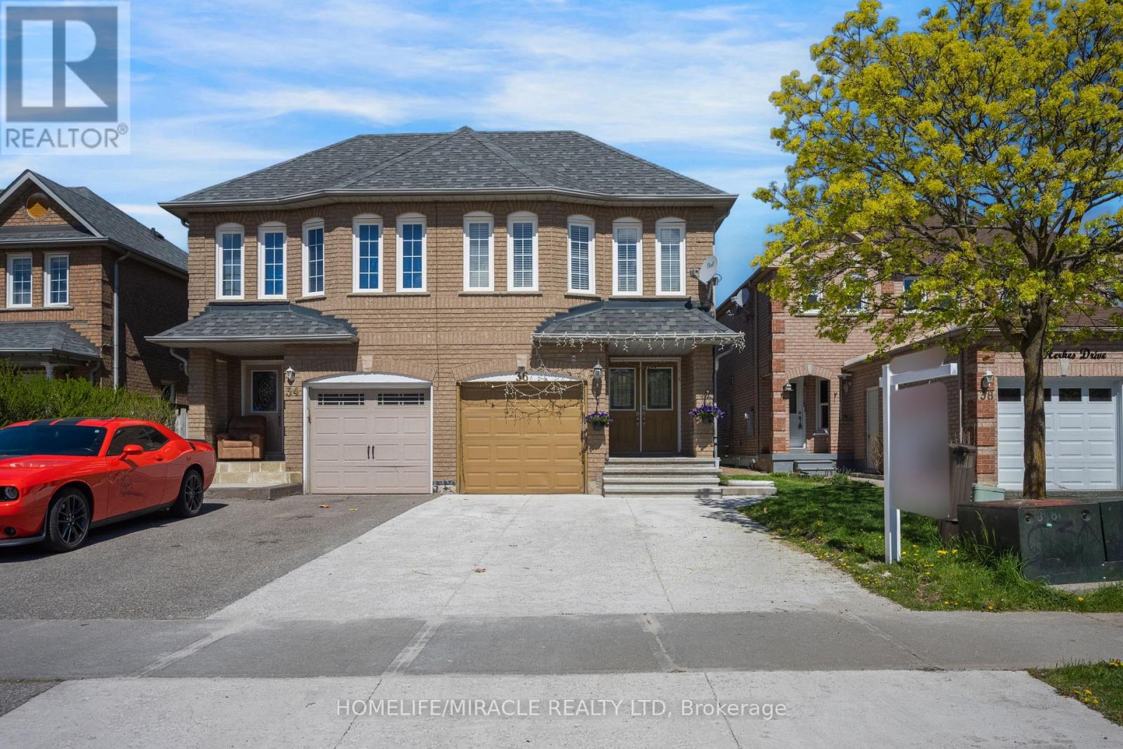 36 Herkes Drive, Brampton, Ontario  L6Y 4Z2 - Photo 3 - W13115680