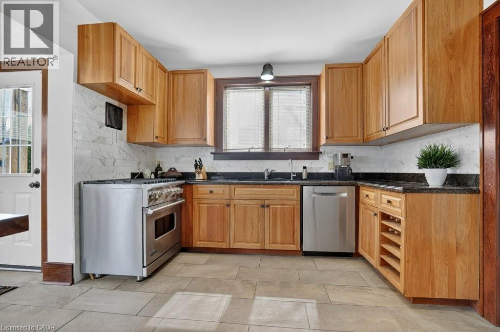 859 Queen's Boulevard, Kitchener, Ontario  N2M 1A6 - Photo 5 - 40829291