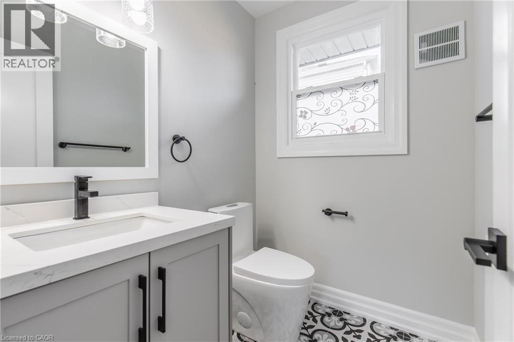 2 Thorndale Avenue Unit# C, St. Catharines, Ontario  L2R 6A3 - Photo 12 - 40828641