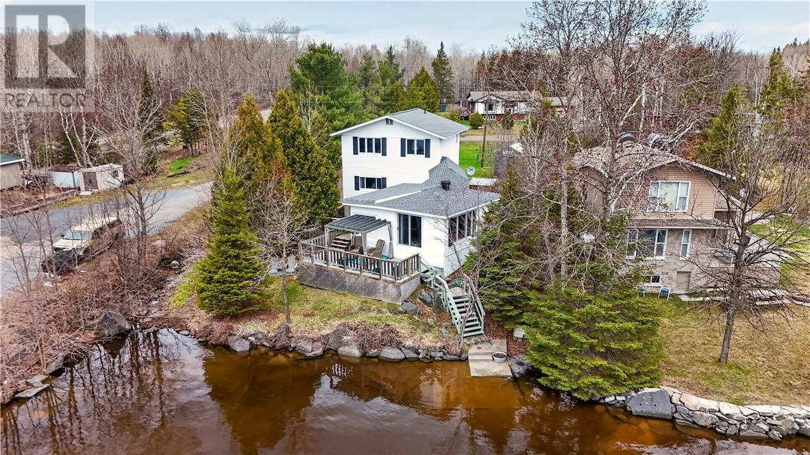 6 Eugenie Road, Azilda, Ontario  P0M 1B0 - Photo 2 - 2127678