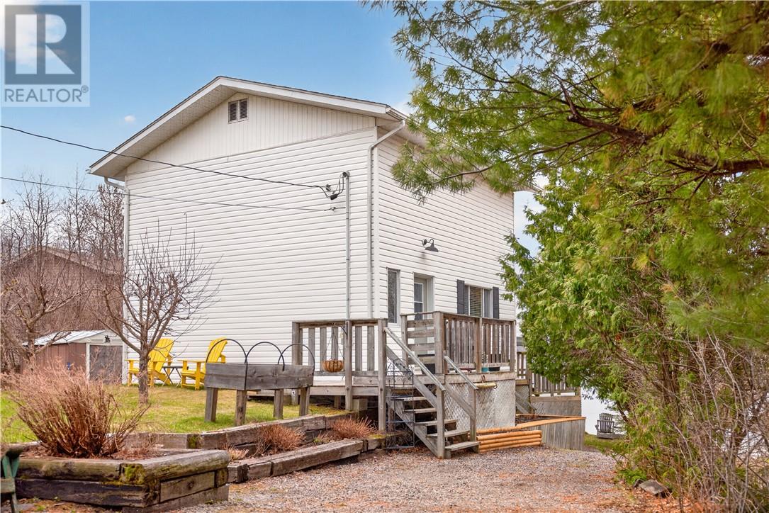 6 Eugenie Road, Azilda, Ontario  P0M 1B0 - Photo 4 - 2127678