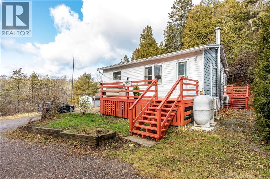 16 Field Road, Saint John, New Brunswick  E2M 6B2 - Photo 2 - NB138797