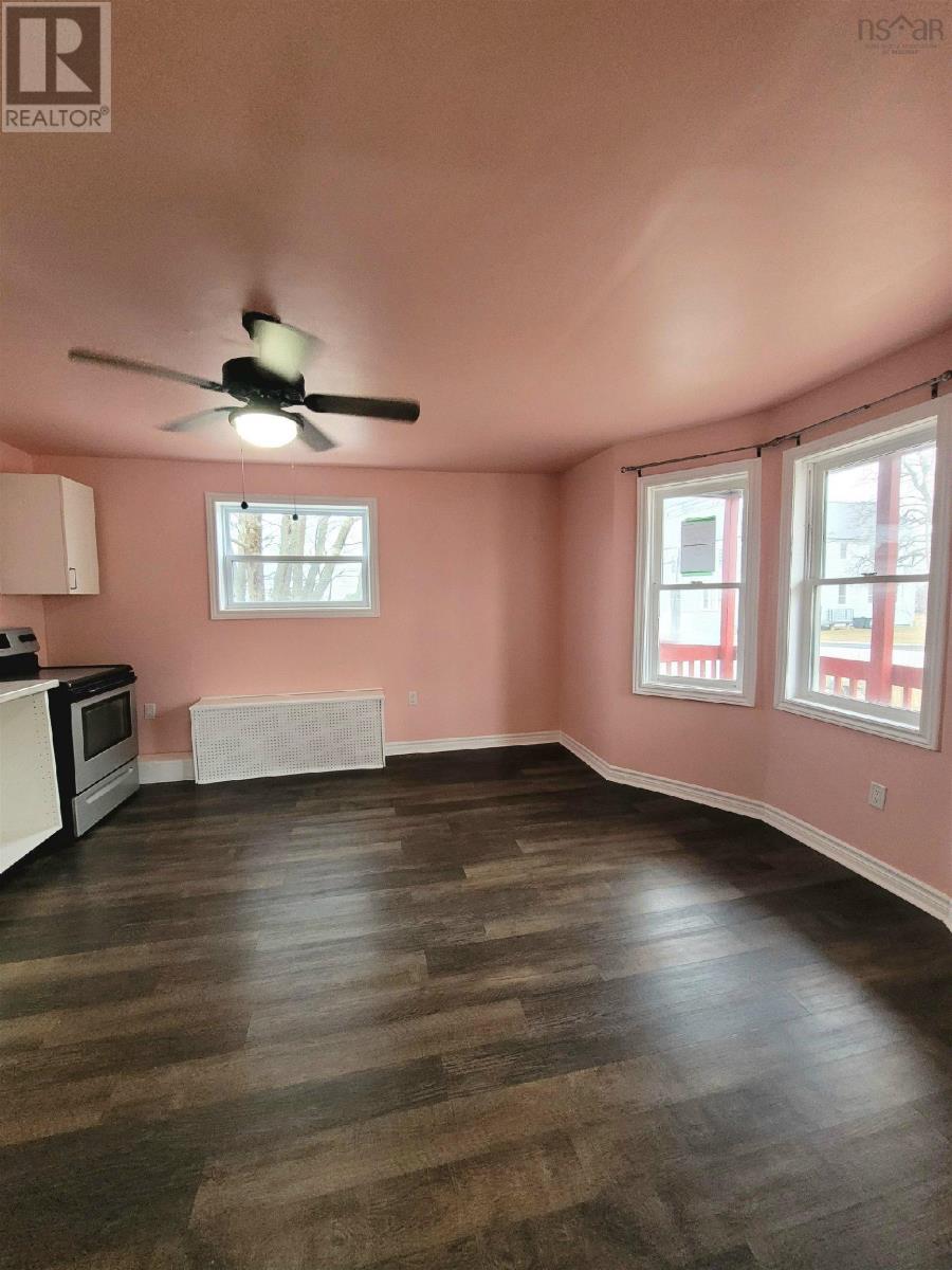 4 Queen Street, Sydney Mines, Nova Scotia  B1V 1K5 - Photo 14 - 202600452