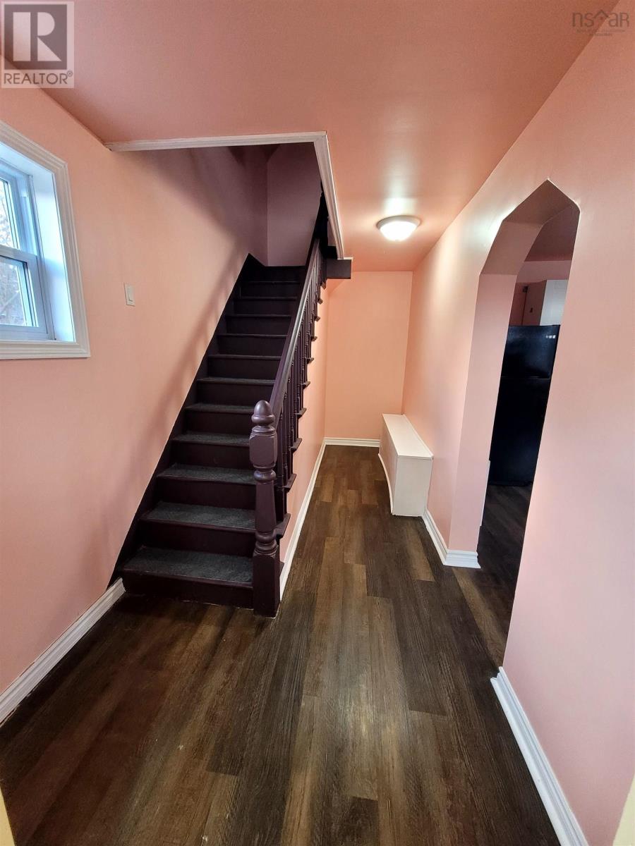 4 Queen Street, Sydney Mines, Nova Scotia  B1V 1K5 - Photo 12 - 202600452