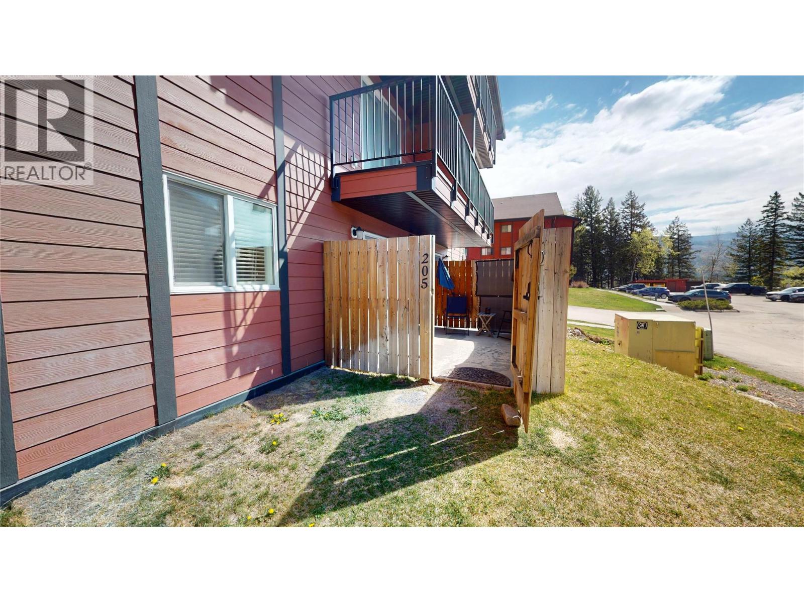 1286 Ponderosa Drive Unit# 205b, Sparwood, British Columbia  V0B 2G2 - Photo 3 - 10386876