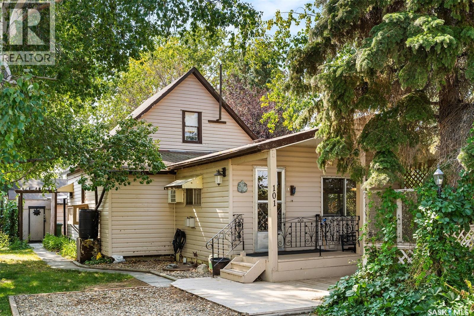 101 6th Street, Etters Beach, Saskatchewan  S0G 4R0 - Photo 1 - SK035641