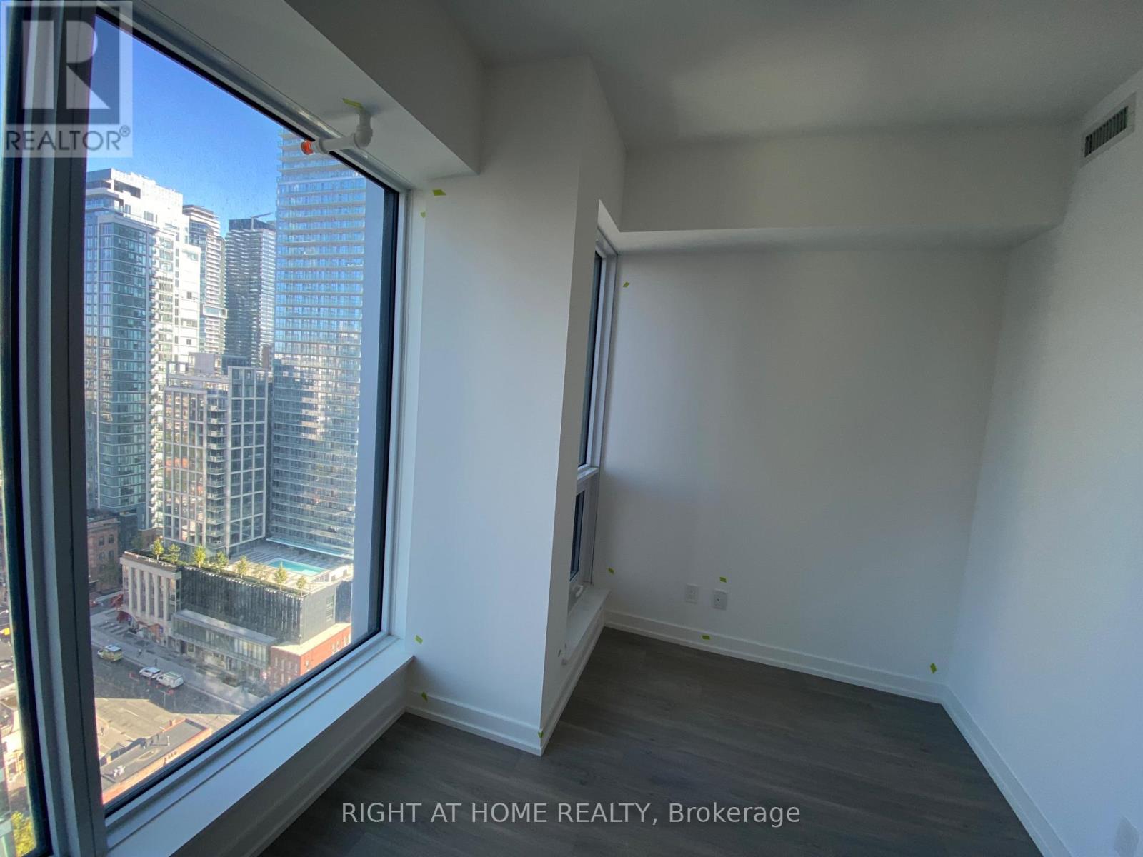 2606 - 8 Wellesley Street W, Toronto, Ontario  M4Y 0J5 - Photo 2 - C13022912