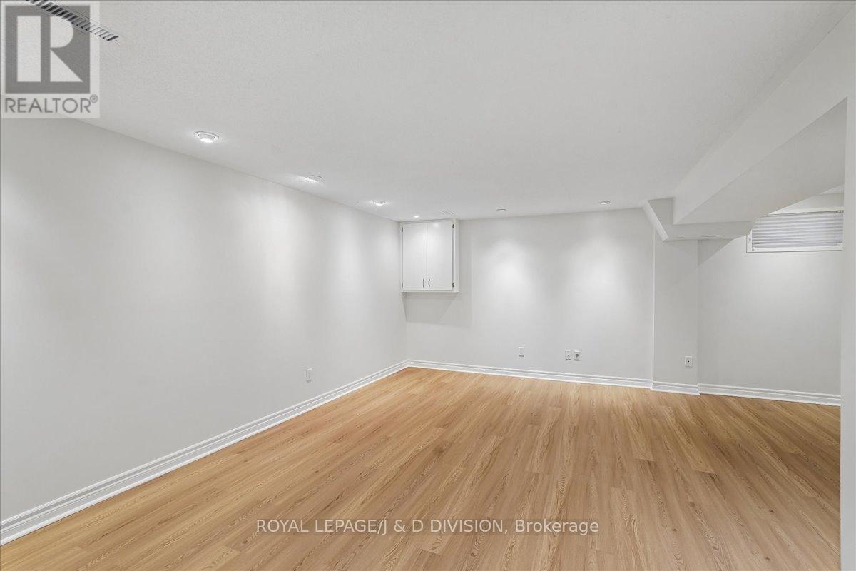 8 Crimson Millway, Toronto, Ontario  M2L 1T6 - Photo 27 - C13048150