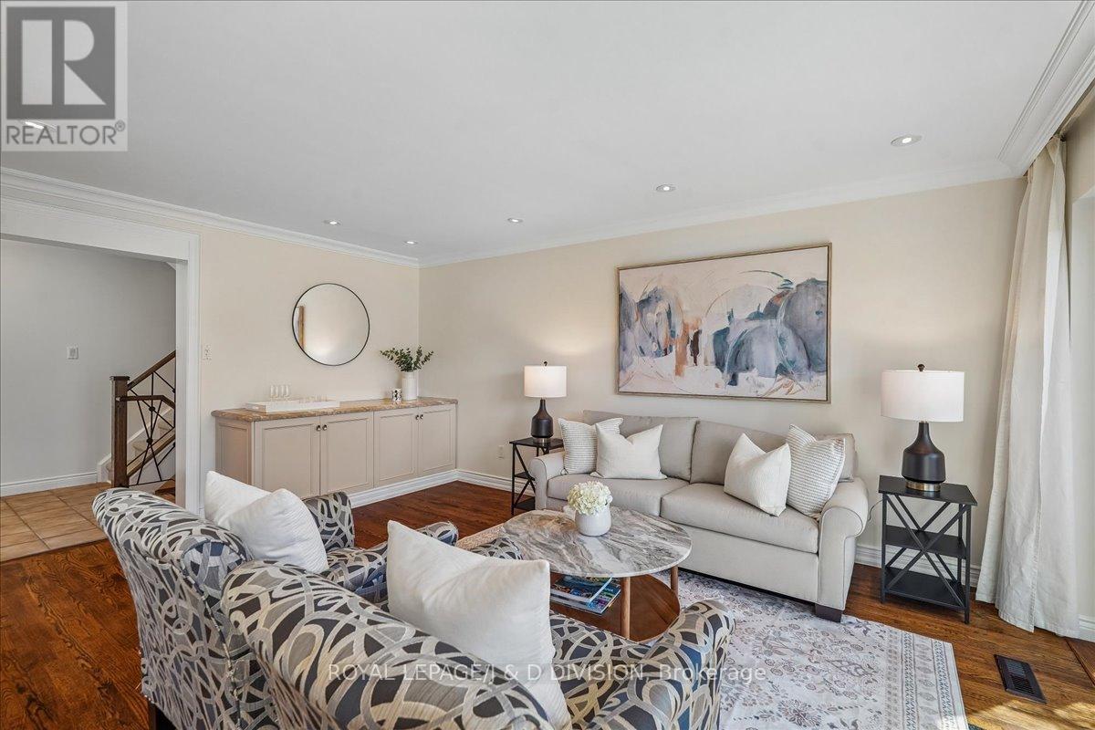 8 Crimson Millway, Toronto, Ontario  M2L 1T6 - Photo 6 - C13048150
