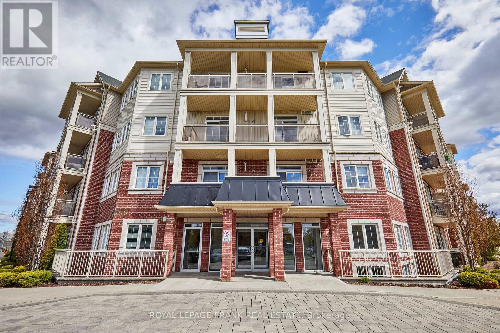 112 - 84 Aspen Springs Drive, Clarington, Ontario  L1C 0V3 - Photo 1 - E13116150