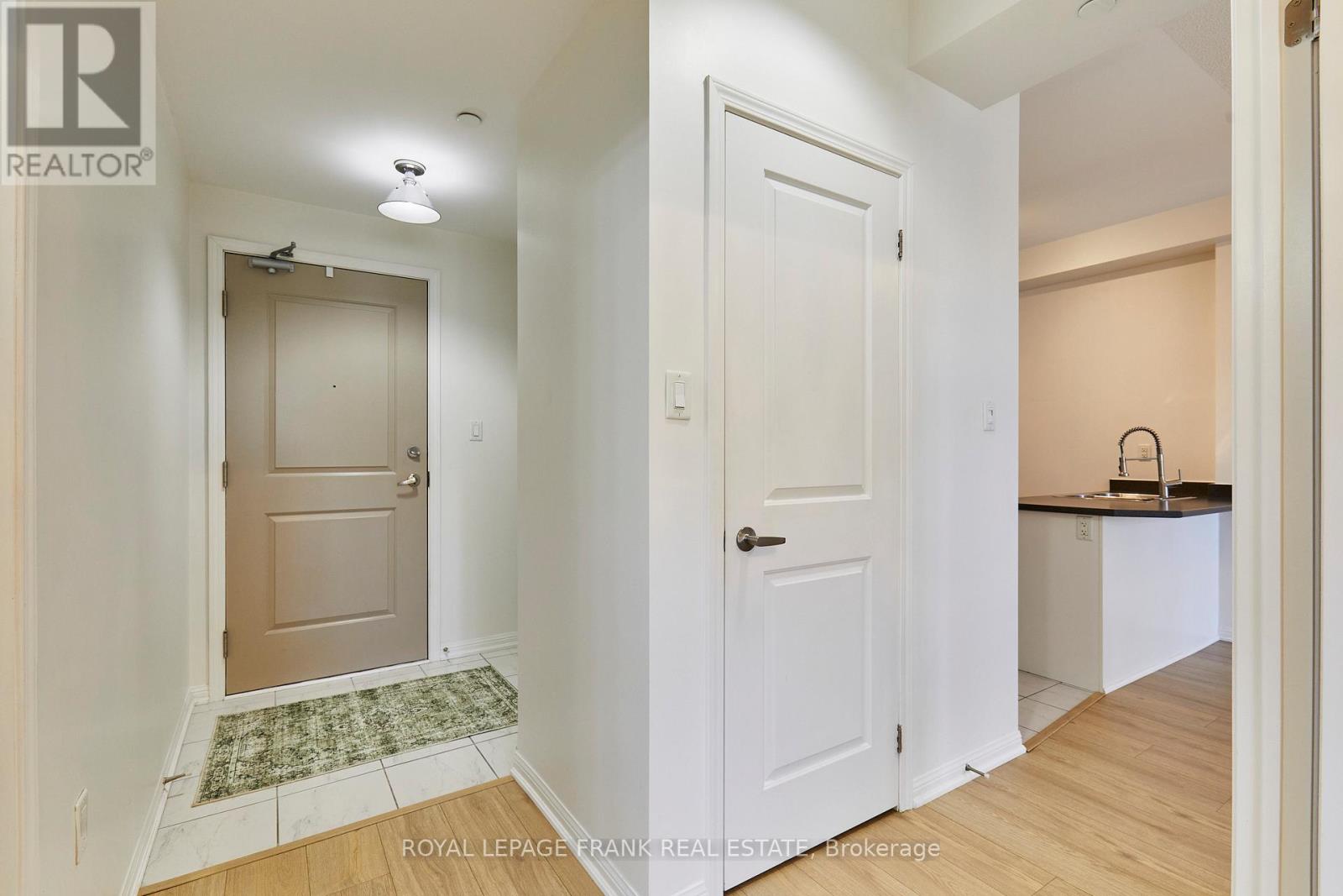 112 - 84 Aspen Springs Drive, Clarington, Ontario  L1C 0V3 - Photo 2 - E13116150