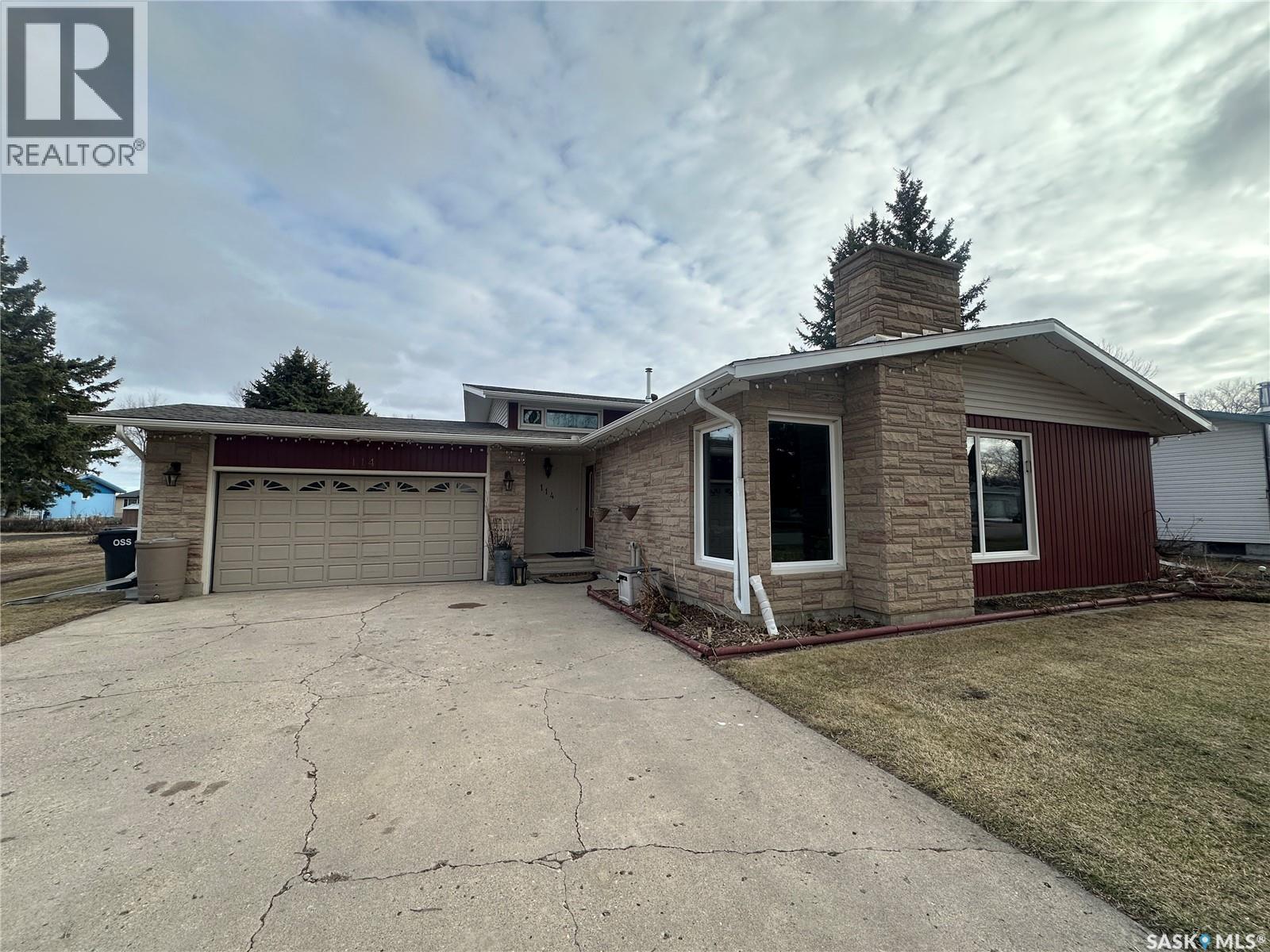 114 Garvin Crescent, Canora, Saskatchewan  S0A 0L0 - Photo 2 - SK028449