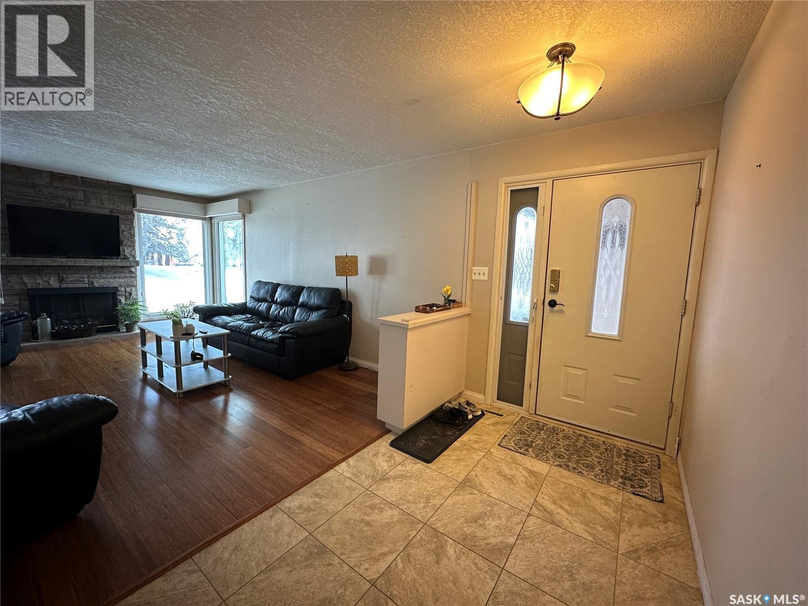 114 Garvin Crescent, Canora, Saskatchewan  S0A 0L0 - Photo 4 - SK028449