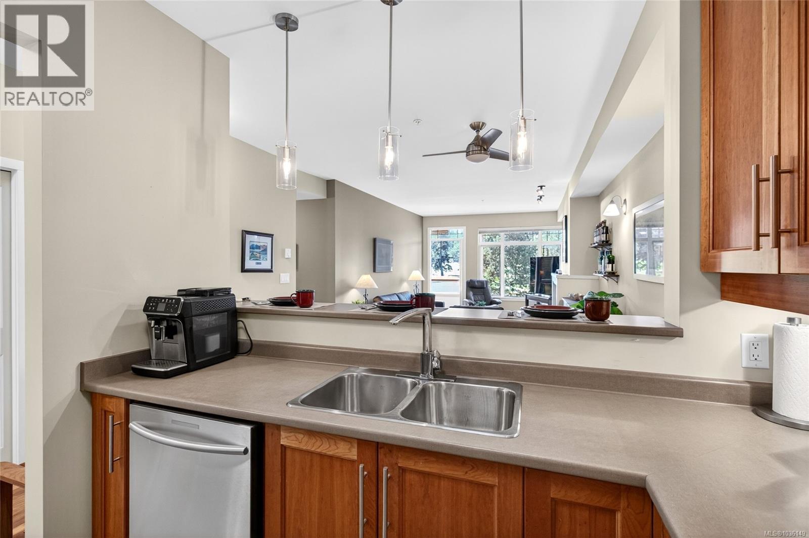 303e 1115 Craigflower Rd, Esquimalt, British Columbia  V9A 7R1 - Photo 14 - 1036149