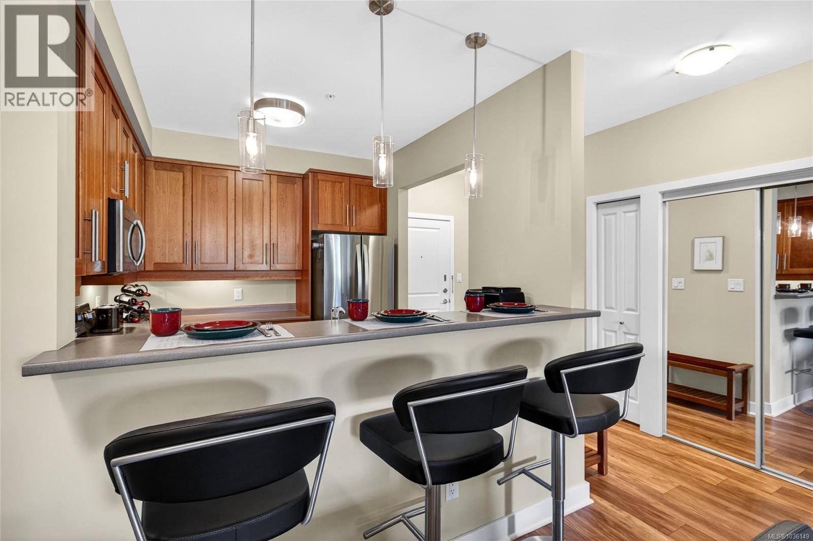 303e 1115 Craigflower Rd, Esquimalt, British Columbia  V9A 7R1 - Photo 12 - 1036149