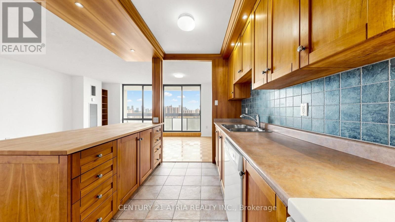 1610 - 260 Seneca Hill Drive, Toronto, Ontario  M2J 4S6 - Photo 4 - C13115810