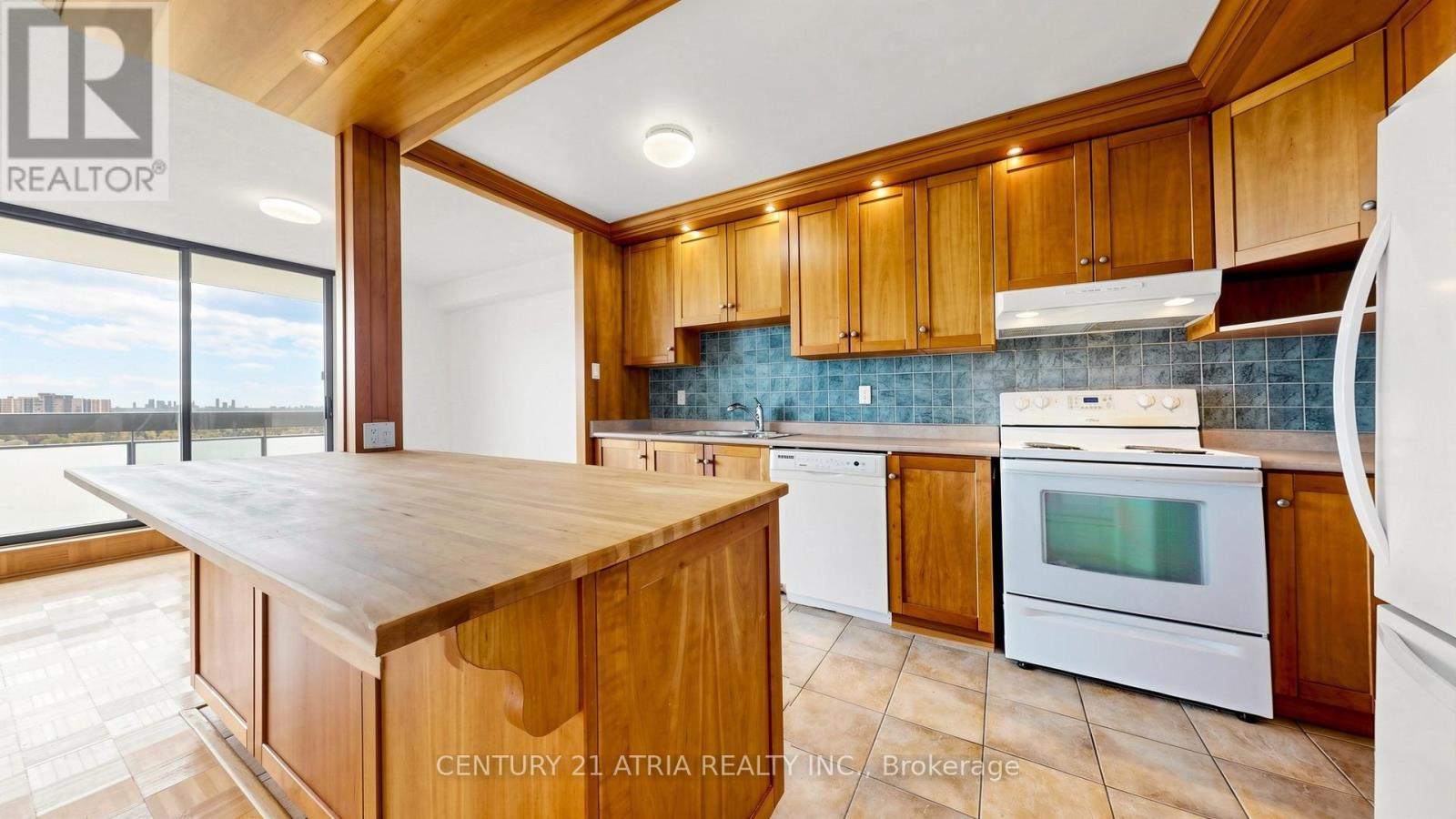 1610 - 260 Seneca Hill Drive, Toronto, Ontario  M2J 4S6 - Photo 5 - C13115810