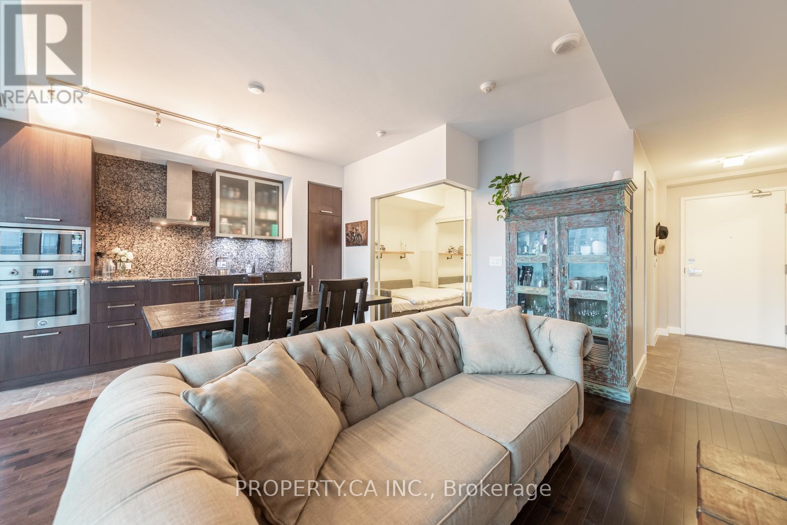 806 - 14 York Street, Toronto, Ontario  M5J 2Z2 - Photo 2 - C13115854