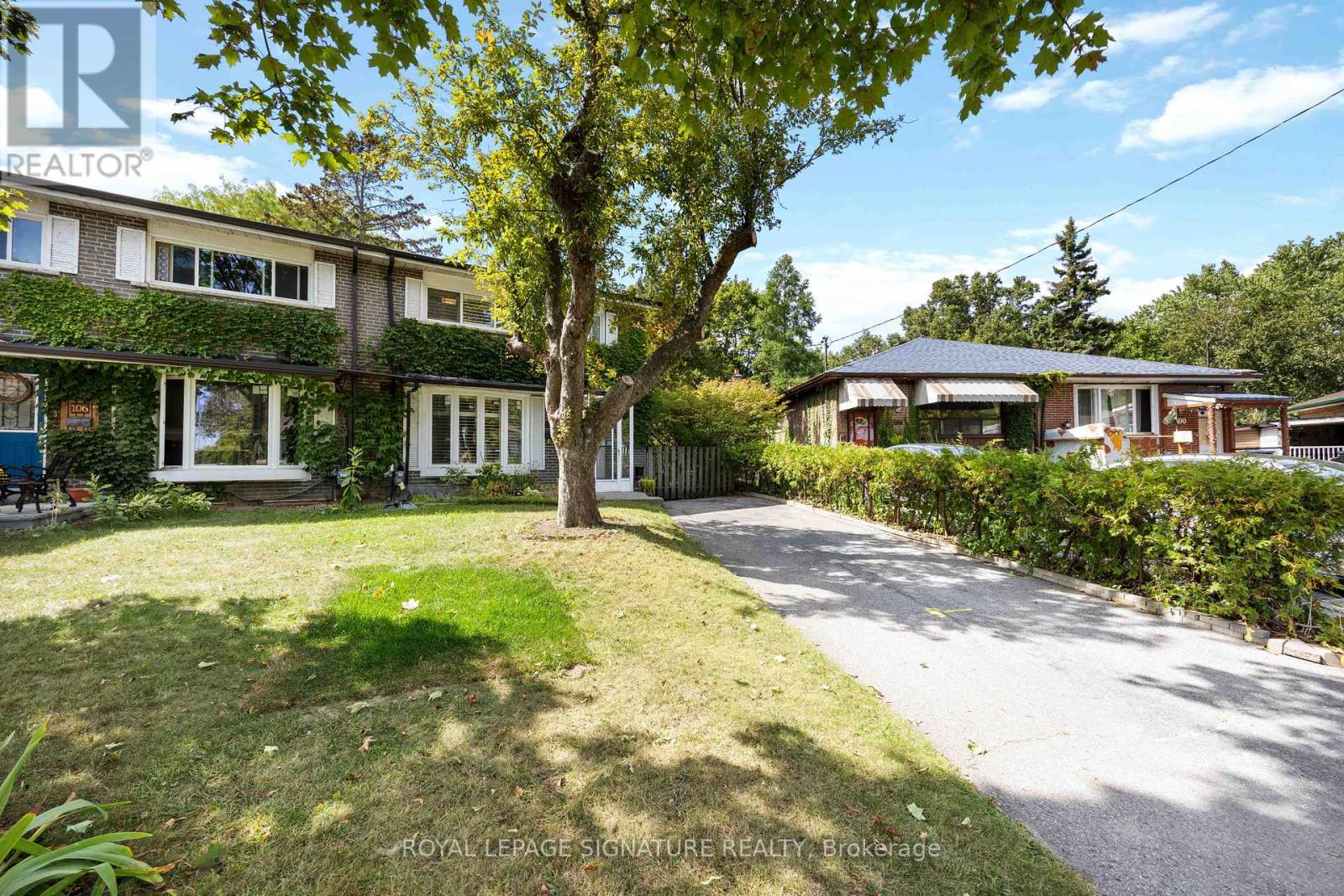 104 BILLINGTON CRESCENT, Toronto, Ontario