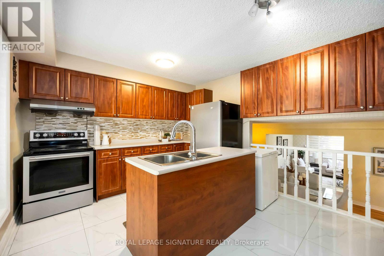 104 Billington Crescent, Toronto, Ontario  M3A 2G6 - Photo 5 - C13115934