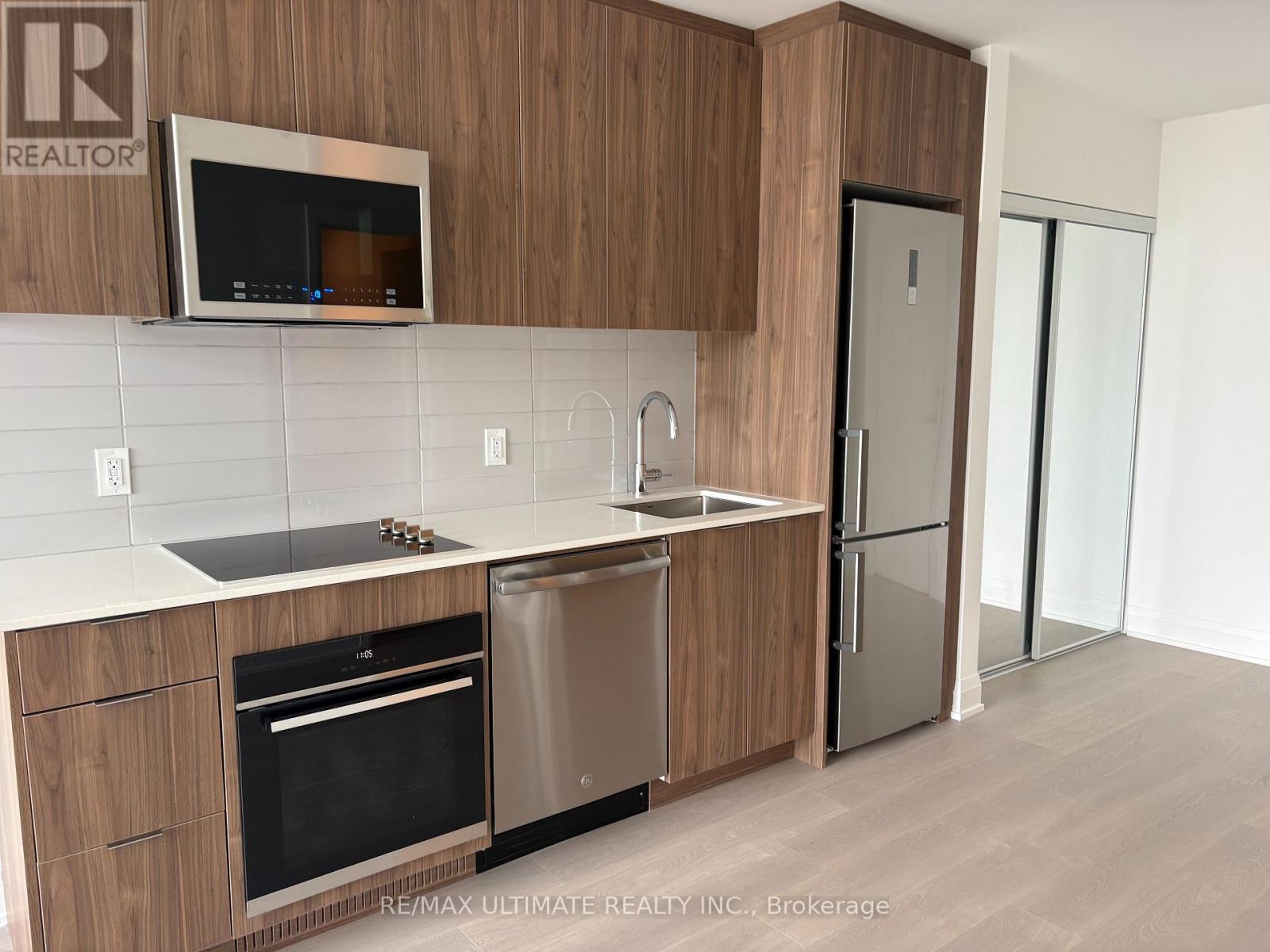 315 - 743 Warden Avenue, Toronto, Ontario  M1L 4A8 - Photo 1 - E13115722