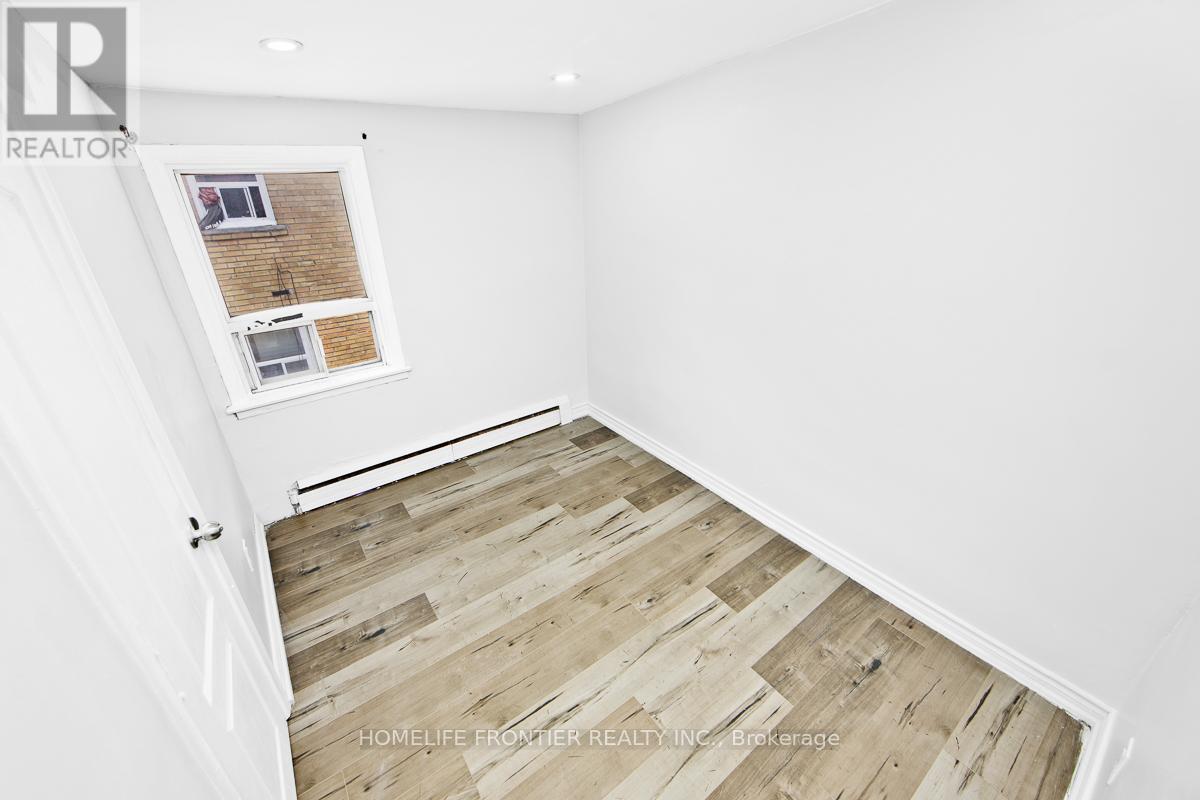 2953 Lawrence Avenue E, Toronto, Ontario  M1P 2V6 - Photo 24 - E13115754