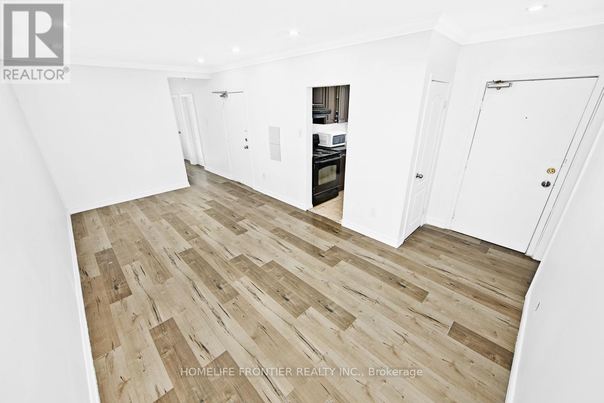 2953 Lawrence Avenue E, Toronto, Ontario  M1P 2V6 - Photo 5 - E13115754