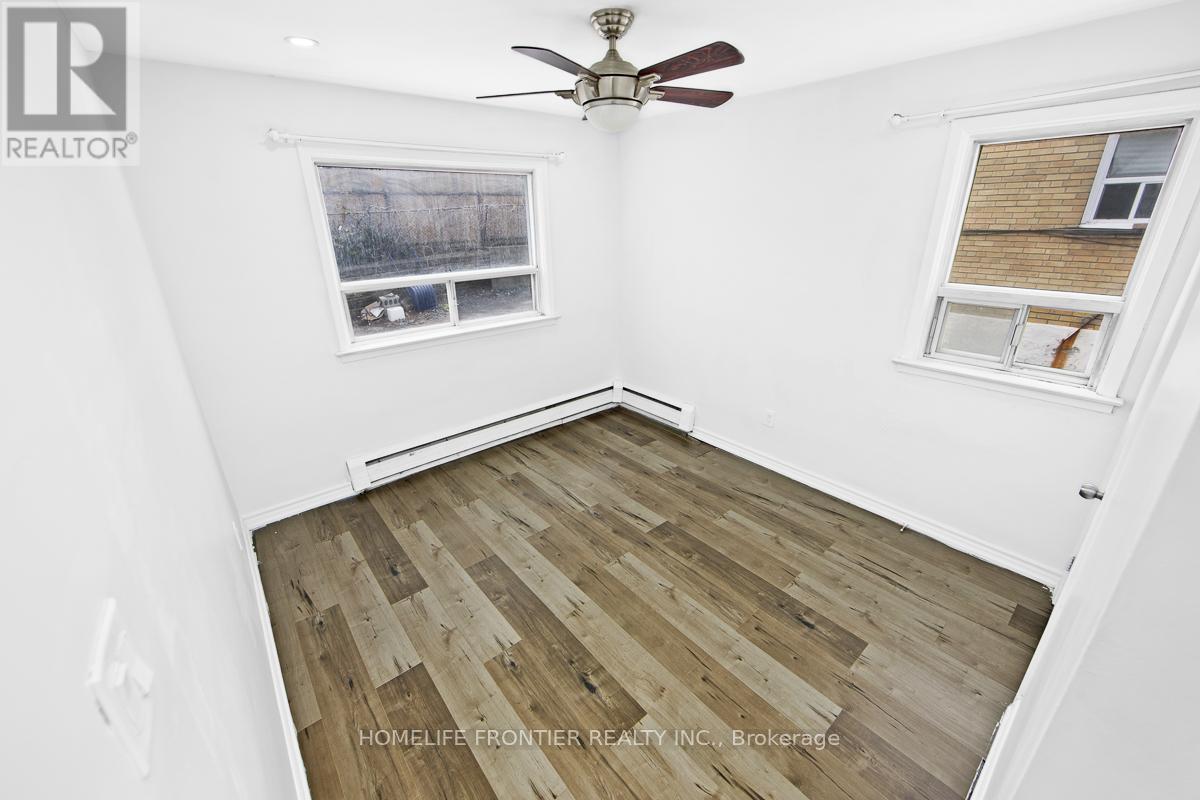 2953 Lawrence Avenue E, Toronto, Ontario  M1P 2V6 - Photo 8 - E13115754