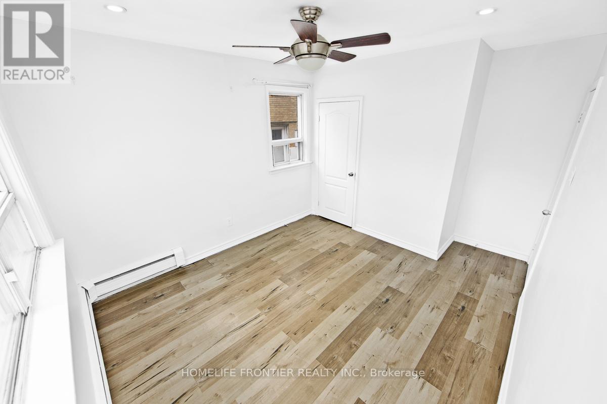 2953 Lawrence Avenue E, Toronto, Ontario  M1P 2V6 - Photo 9 - E13115754