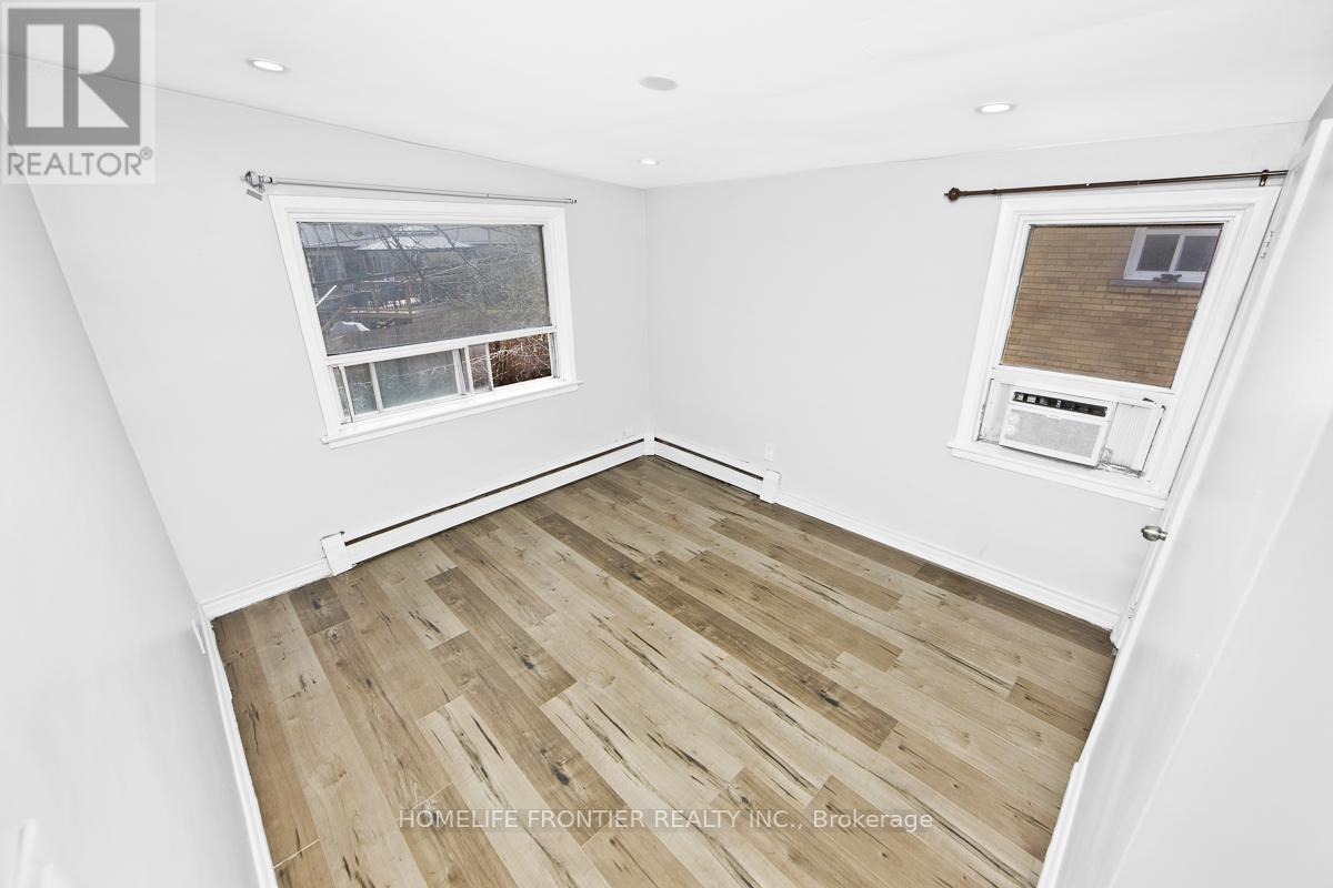 Upper - 2953 Lawrence Avenue E, Toronto, Ontario  M1P 2V6 - Photo 20 - E13115806