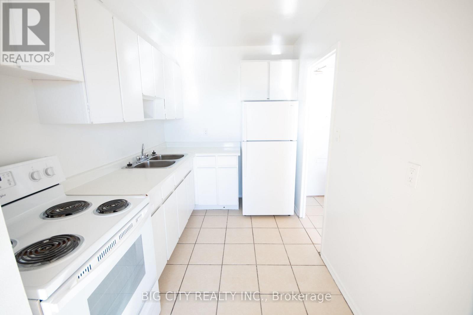 22 - 50 CAMBRIDGE AVENUE - Photo 4