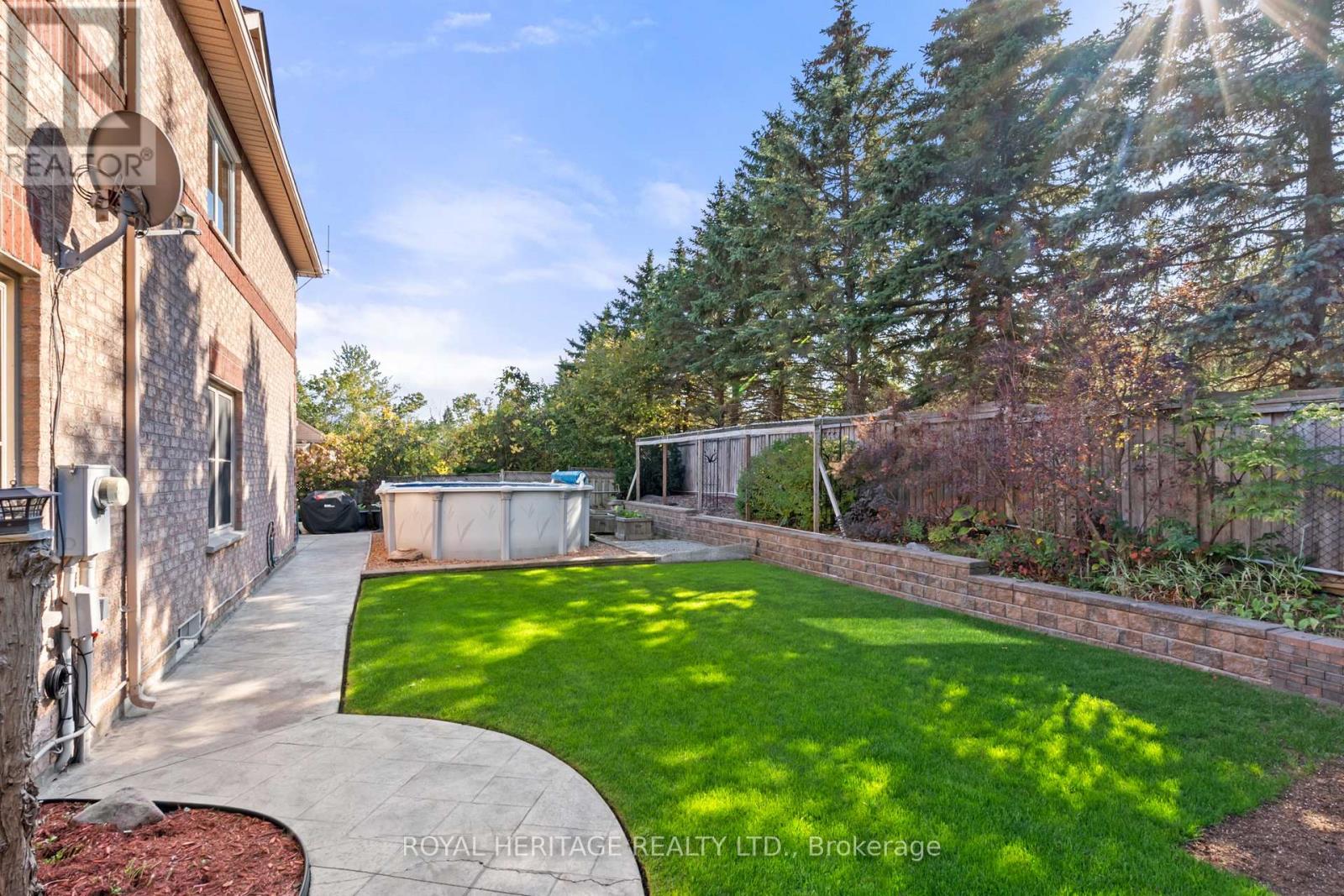 1101 Gossamer Drive, Pickering, Ontario  L1X 2T7 - Photo 41 - E13115908