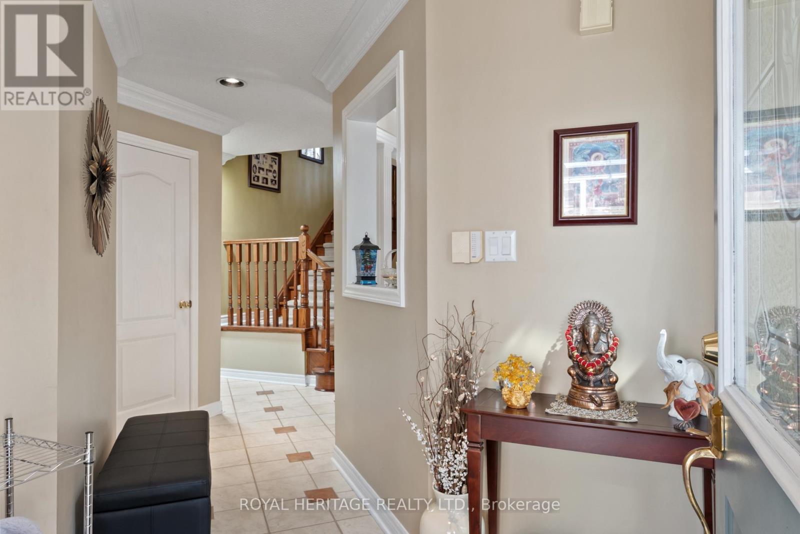1101 Gossamer Drive, Pickering, Ontario  L1X 2T7 - Photo 8 - E13115908