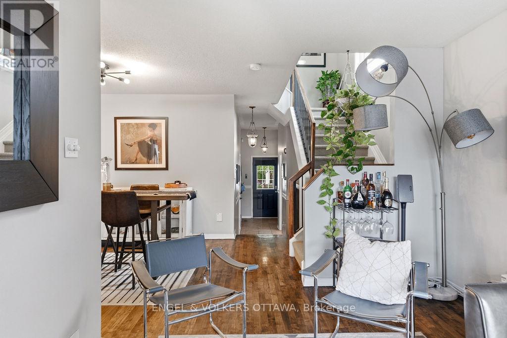 371 Hillsboro Private, Ottawa, Ontario  K2M 3B1 - Photo 4 - X13115984
