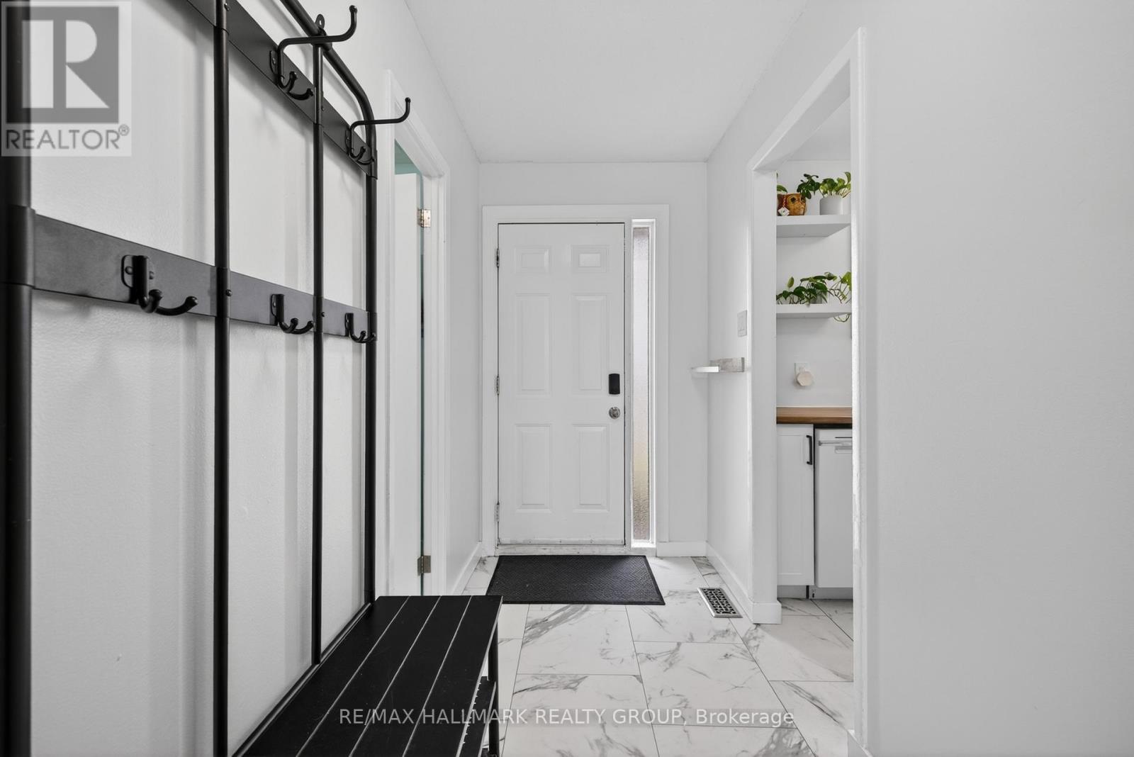 89 Bellman Drive, Ottawa, Ontario  K2H 8S4 - Photo 3 - X13116314