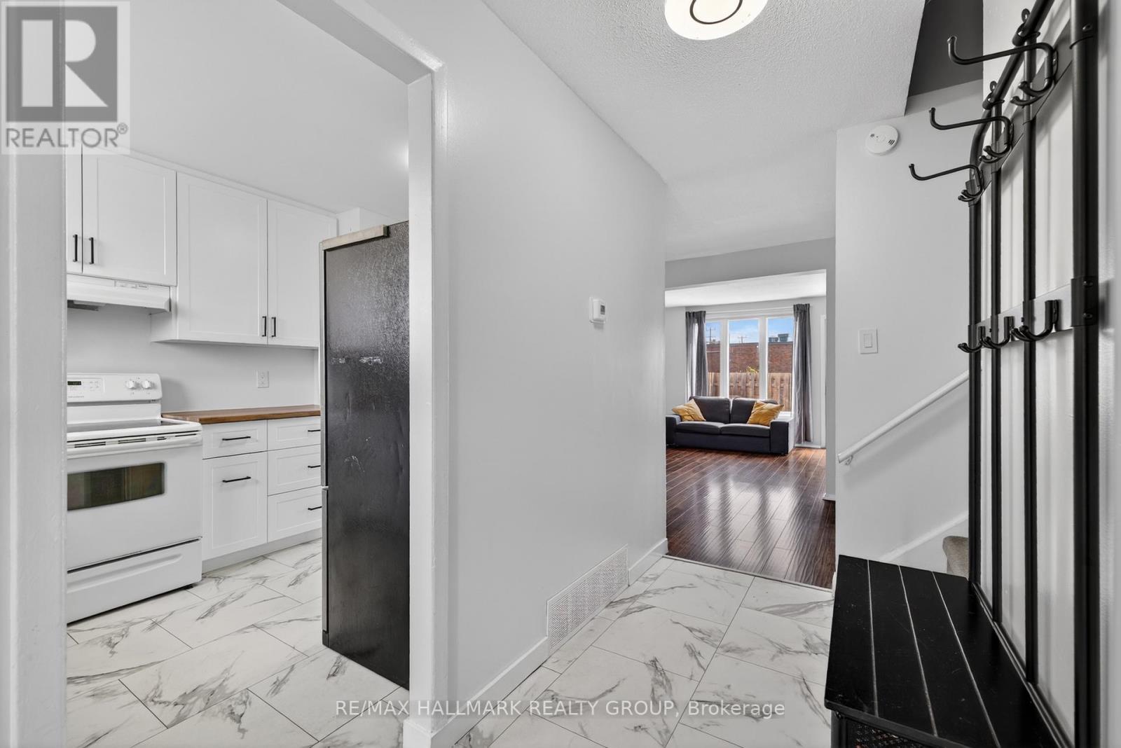 89 Bellman Drive, Ottawa, Ontario  K2H 8S4 - Photo 5 - X13116314
