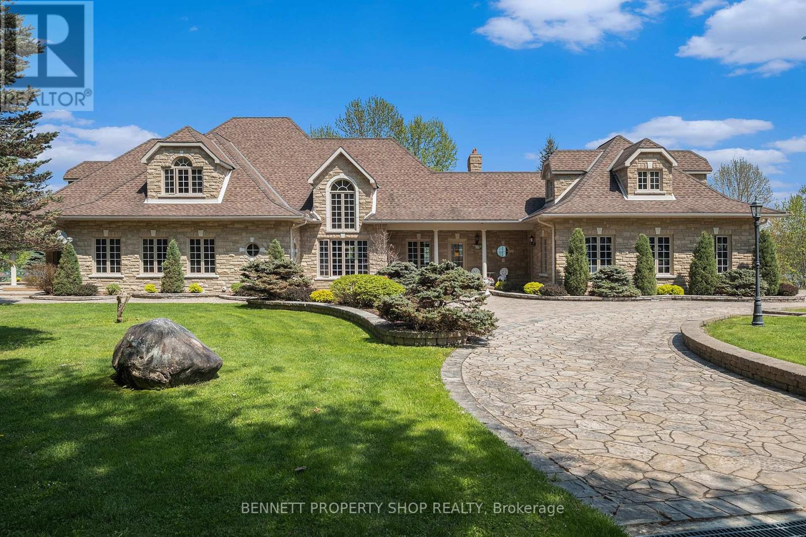 445 BALMER BAY ROAD, Laurentian Hills, Ontario