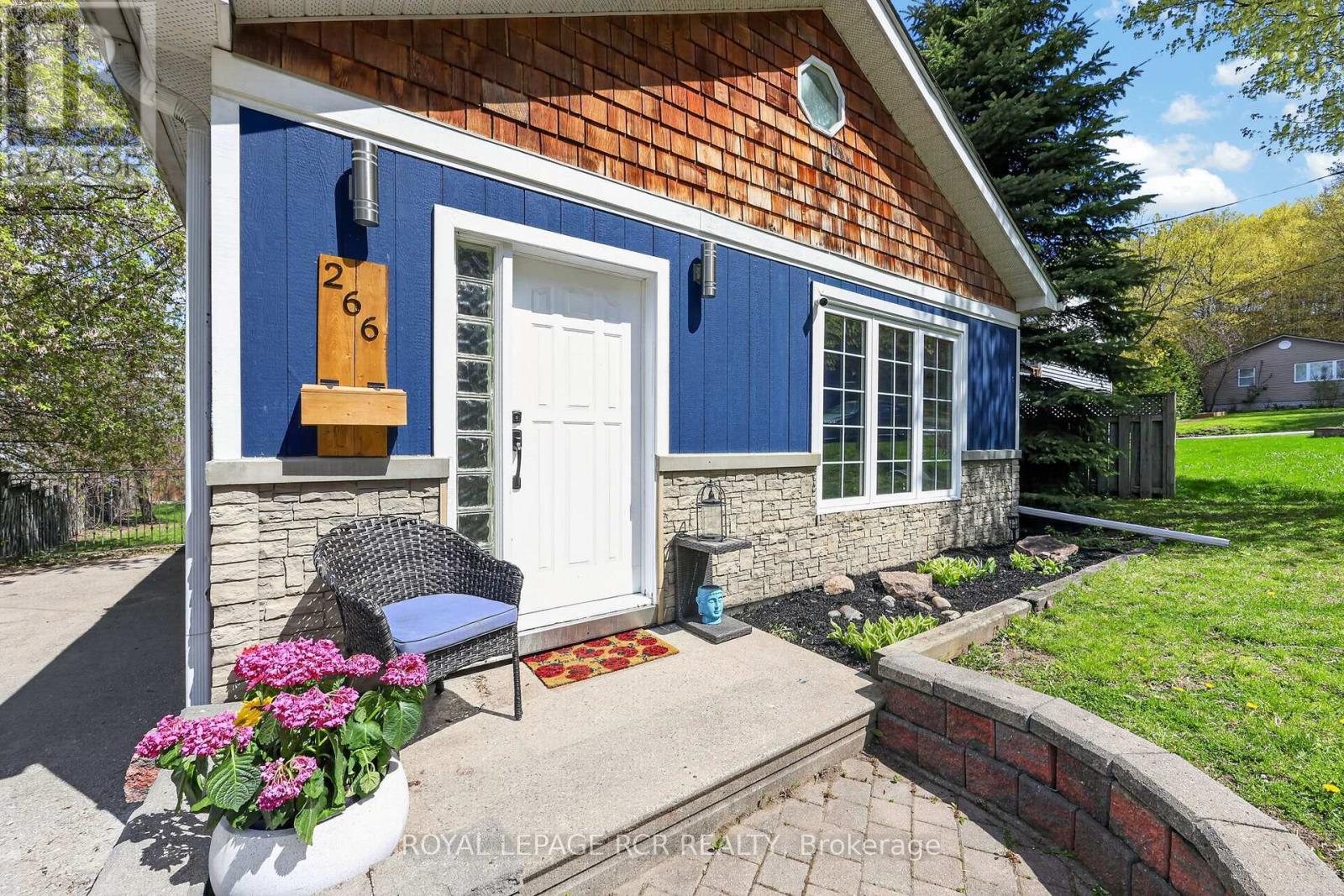 266 Kenwood Avenue, Georgina, Ontario  L4P 2X5 - Photo 3 - N13115766
