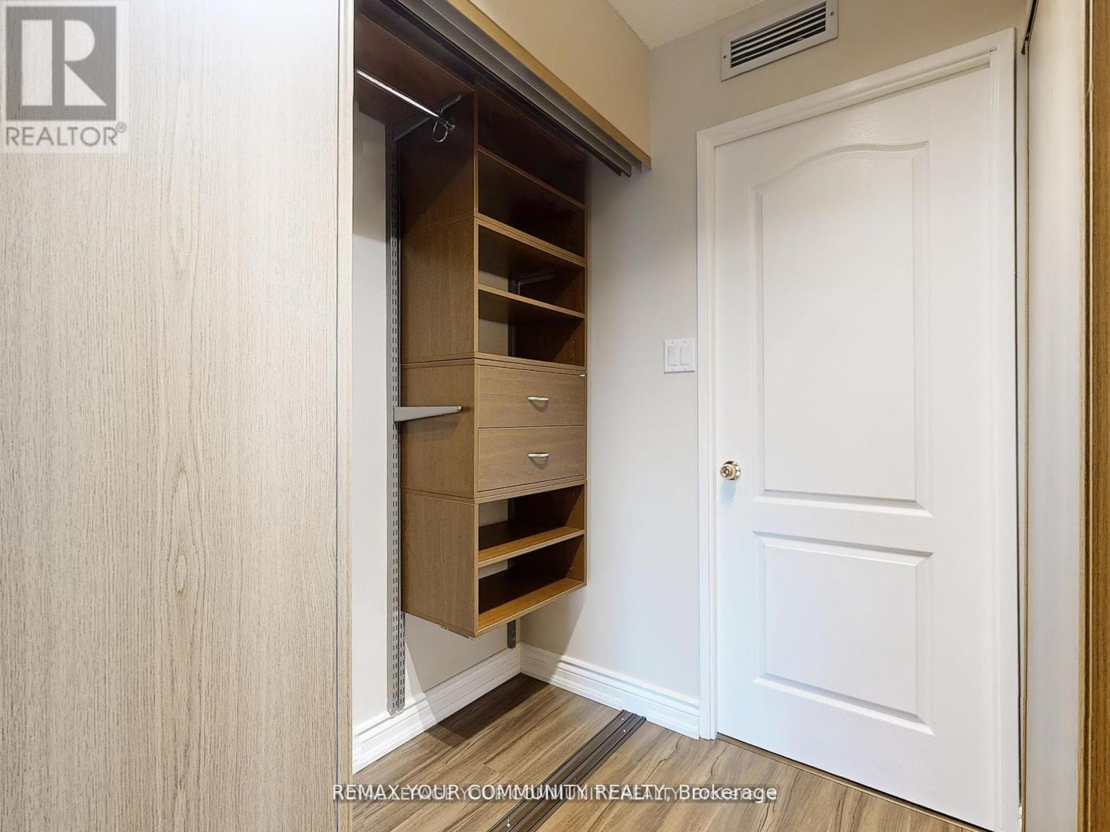 324 - 32 Clarissa Drive, Richmond Hill, Ontario  L4C 9R7 - Photo 12 - N13115868
