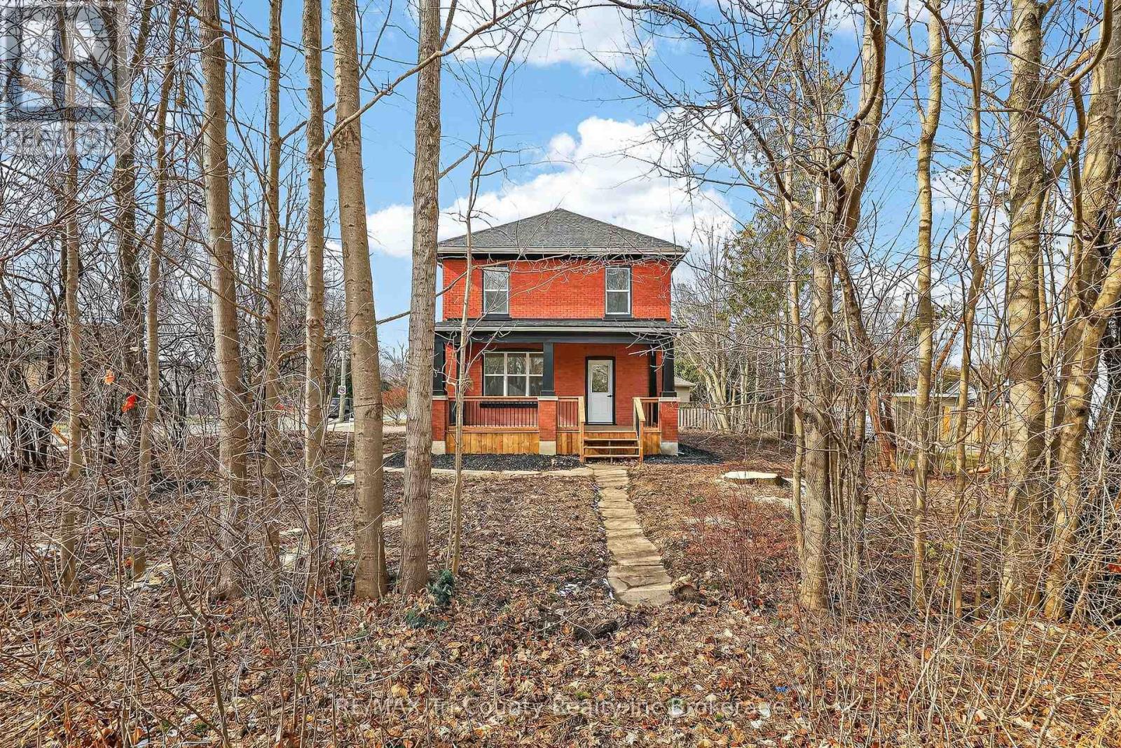 394 Wellington Street, Ingersoll, Ontario N5C 1T6 - Photo 1 - X13116182