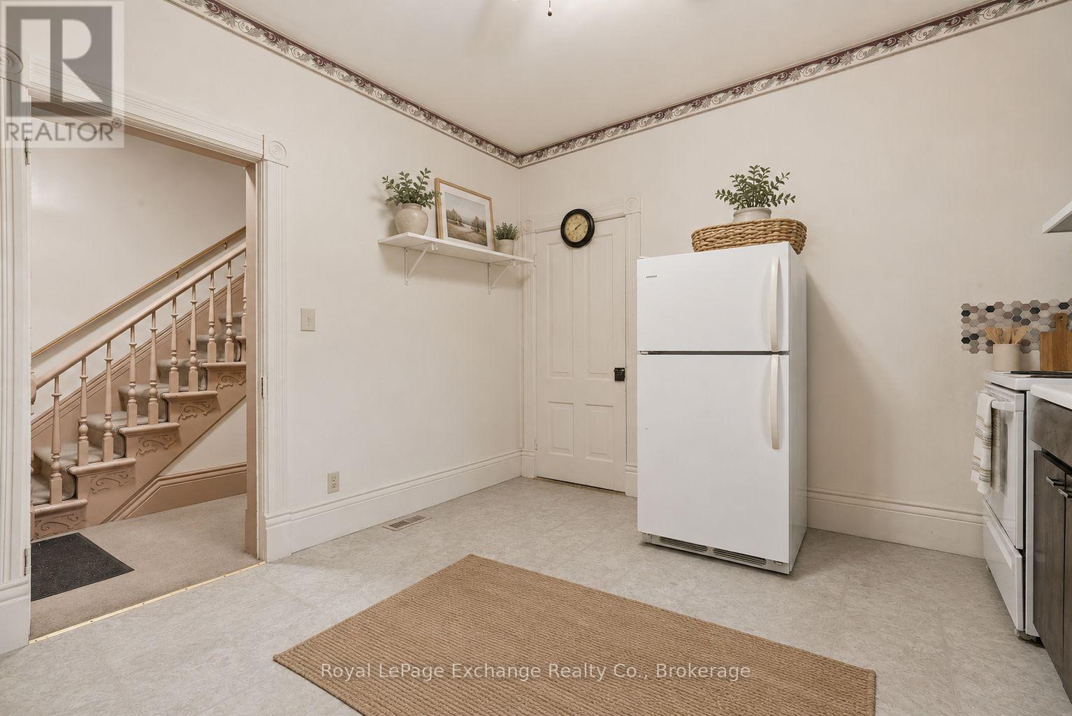 588 11th Avenue, Hanover, Ontario  N4N 2S6 - Photo 13 - X12981660