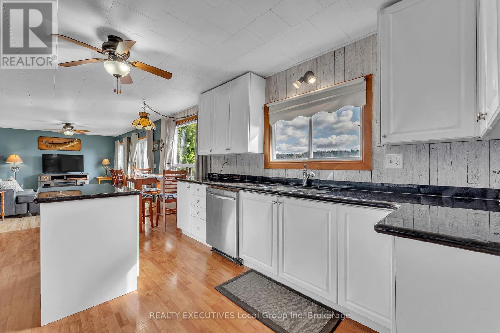 115 Hillside Avenue, Bonfield, Ontario  P0H 1E0 - Photo 5 - X13116040